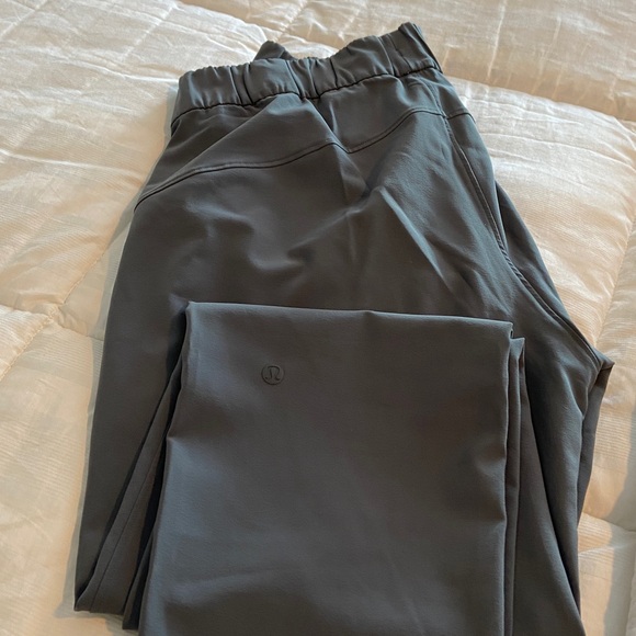 Lululemon On The Fly 7/8 pant - Picture 7 of 9